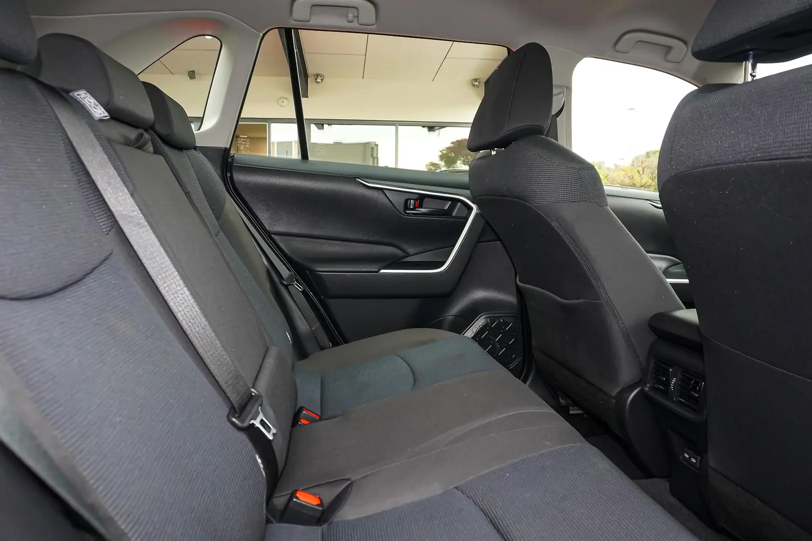 2024 Toyota RAV4 Gallery Image 7