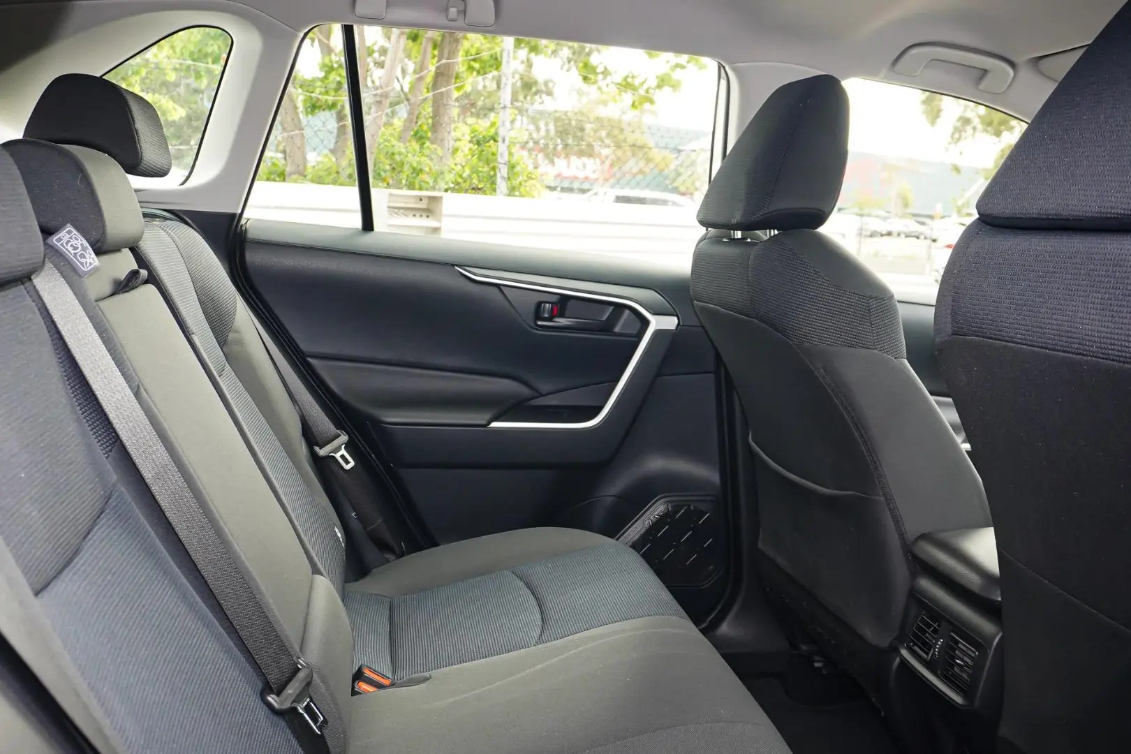 2019 Toyota RAV4 Gallery Image 8