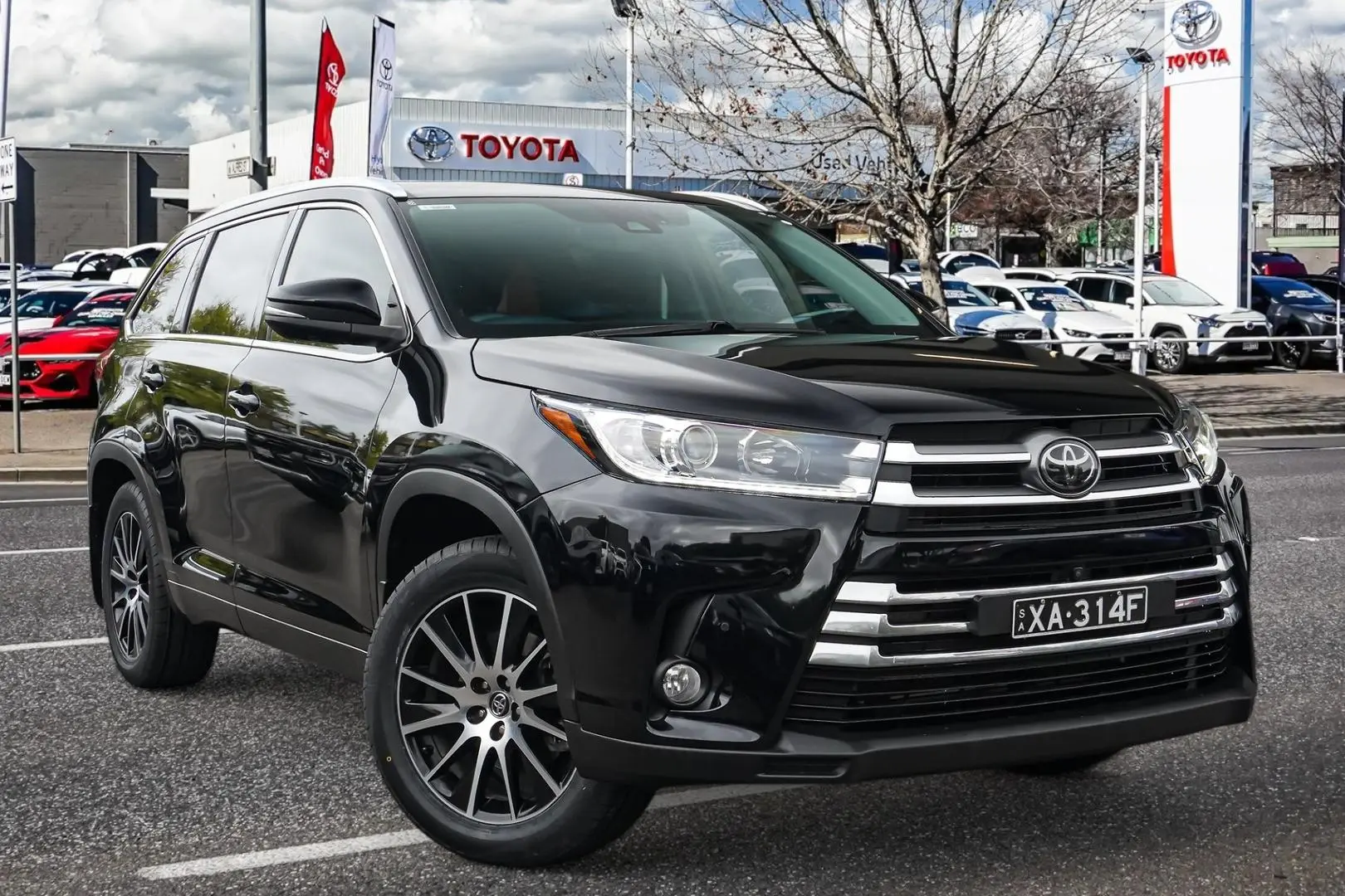 2018 Toyota Kluger Gallery Image 1
