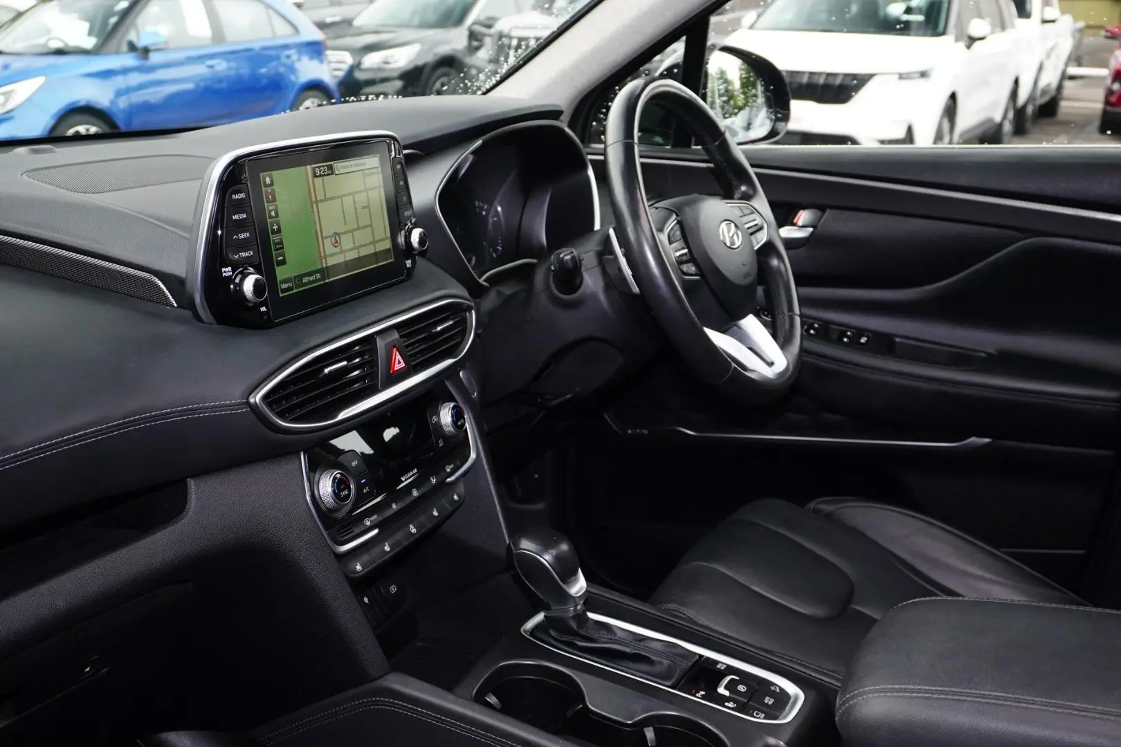 2018 Hyundai Santa Fe Gallery Image 10