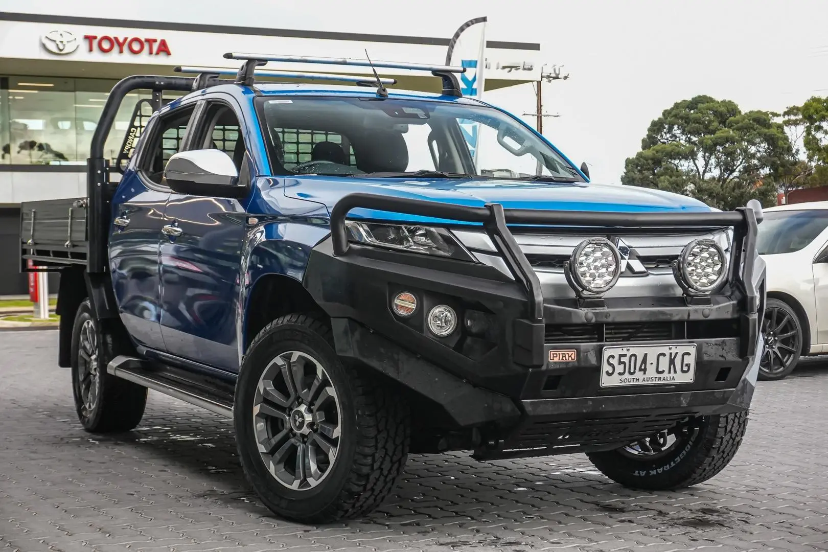 2021 Mitsubishi Triton Gallery Image 2