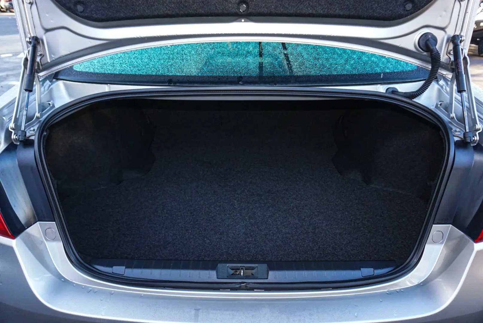 2017 Subaru Liberty Gallery Image 11