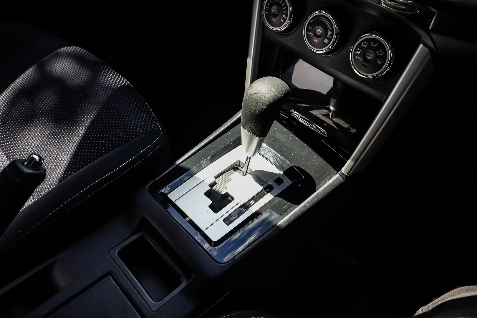 2017 Mitsubishi Lancer Gallery Image 19