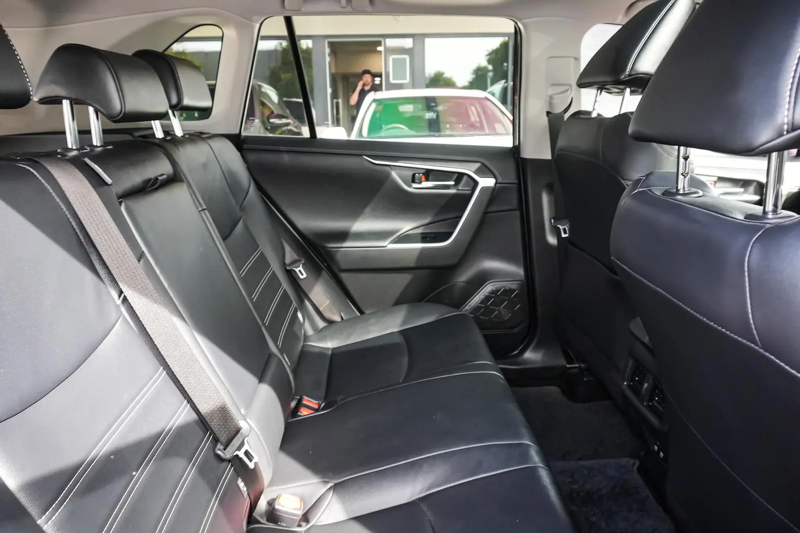 2020 Toyota RAV4 Gallery Image 16