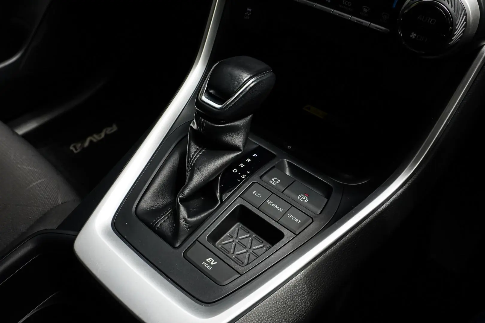 2022 Toyota RAV4 Gallery Image 18