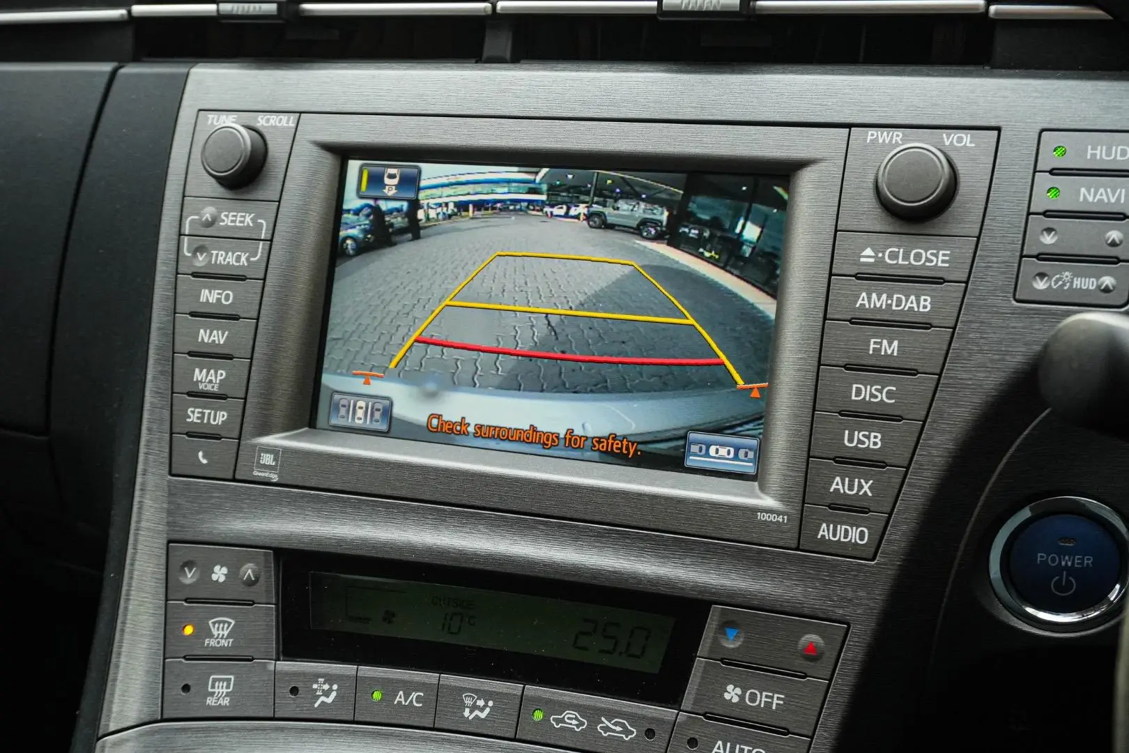 2014 Toyota Prius Gallery Image 23