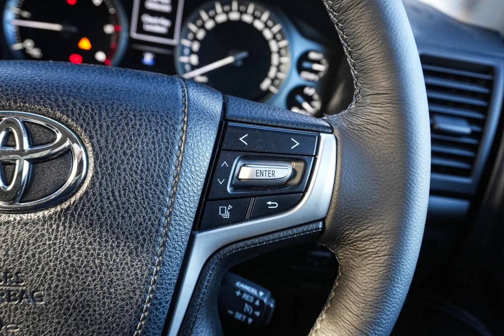2018 Toyota Landcruiser Gallery Image 21