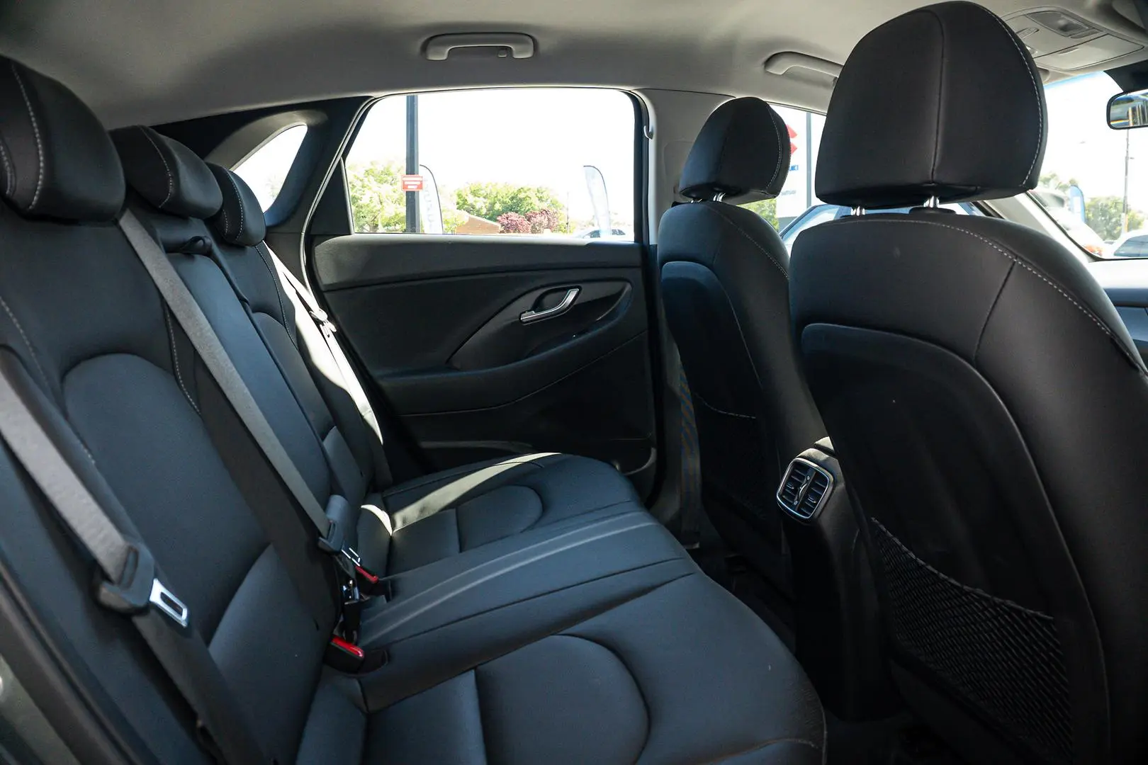 2022 Hyundai i30 Gallery Image 8