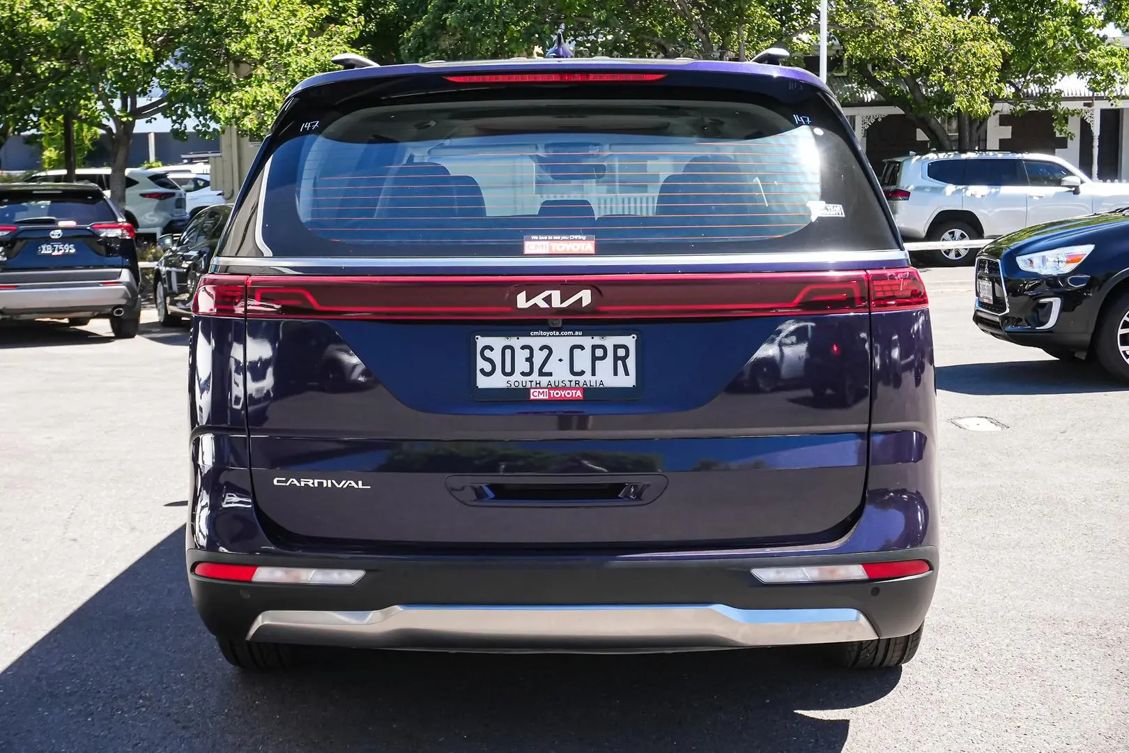 2022 Kia Carnival Gallery Image 6