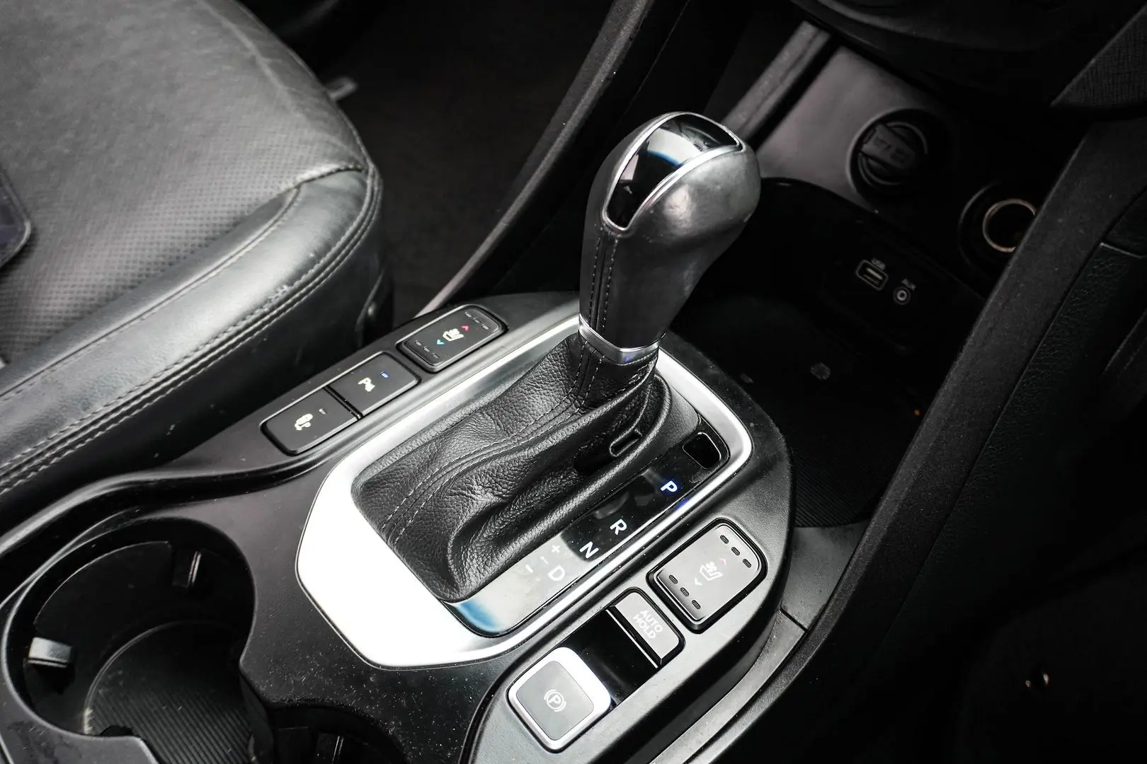 2015 Hyundai Santa Fe Gallery Image 18