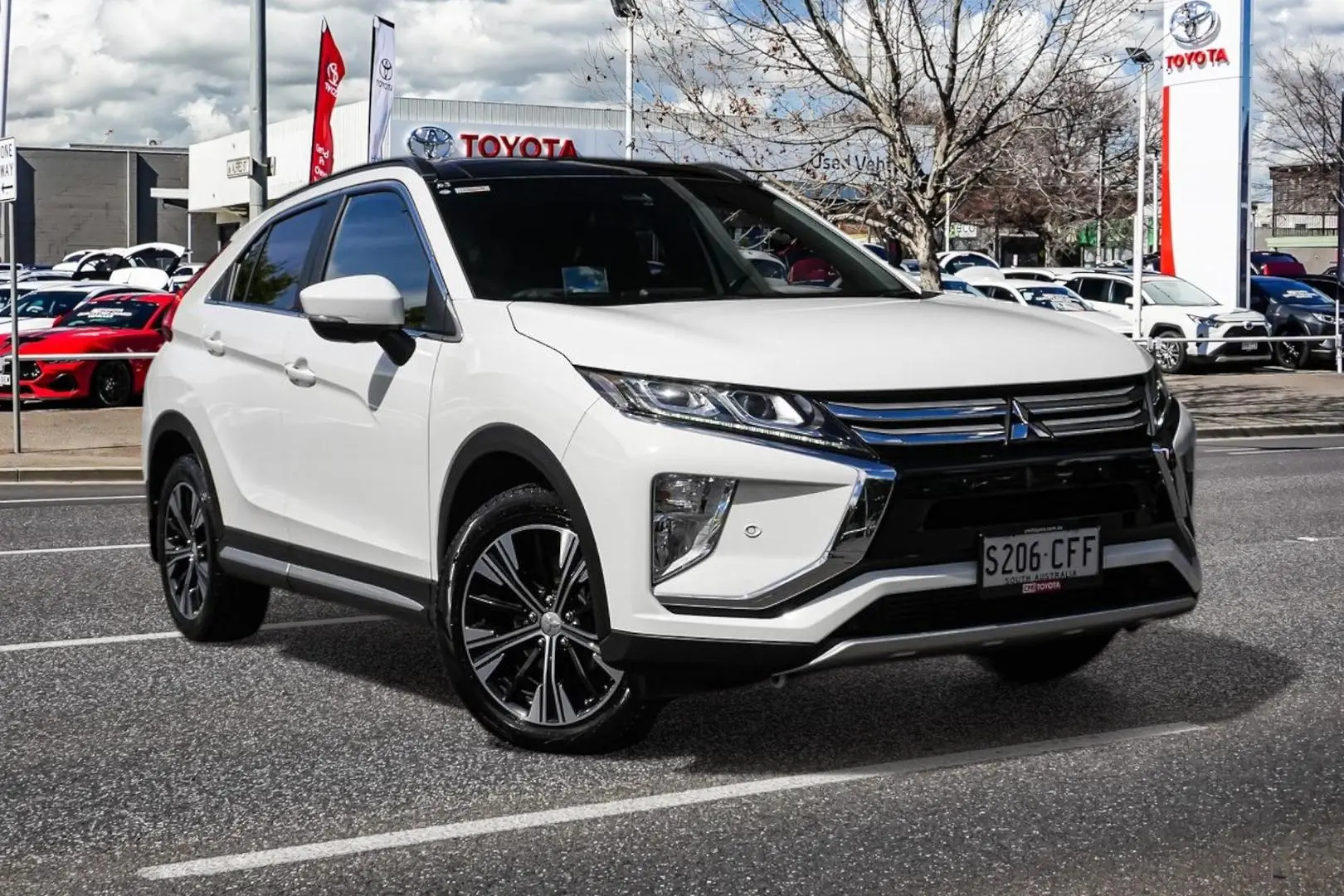 2019 Mitsubishi Eclipse Cross Gallery Image 1