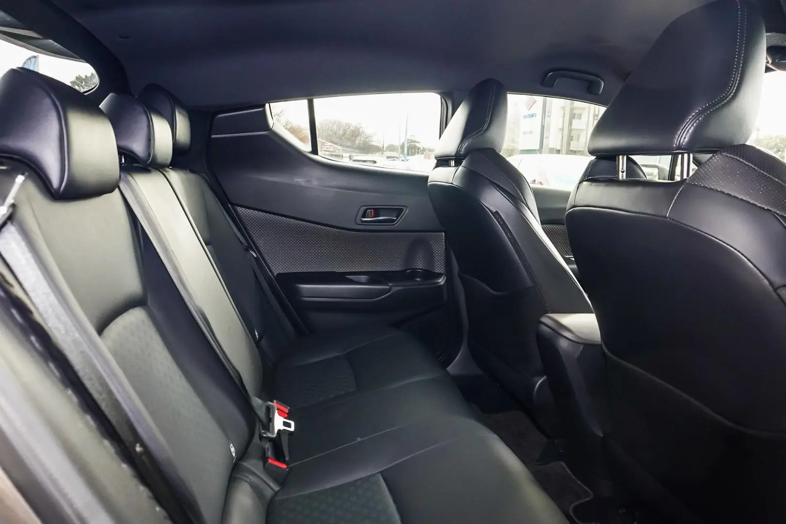 2021 Toyota C-HR Gallery Image 7