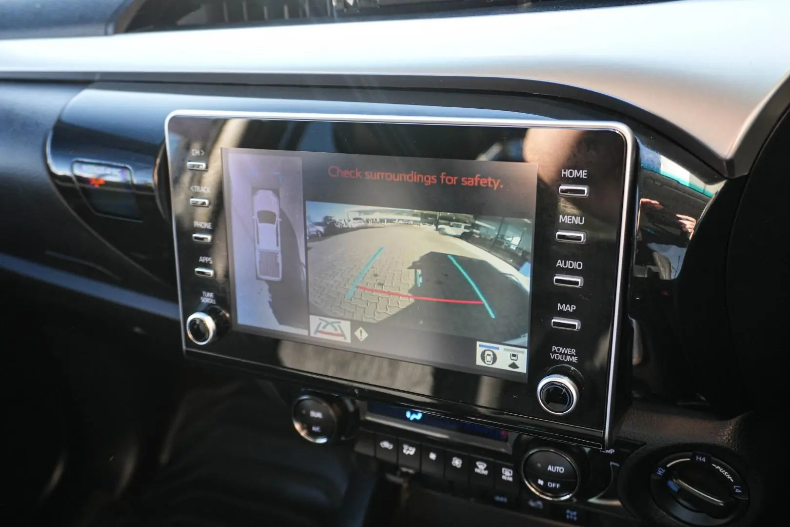 2022 Toyota Hilux Gallery Image 20