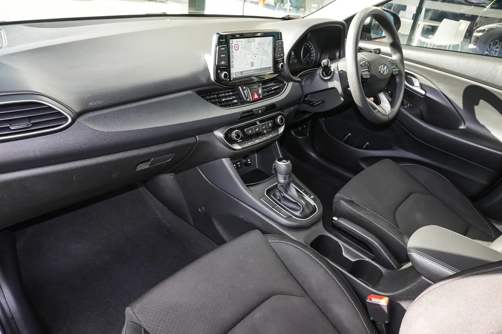 2017 Hyundai i30 Gallery Image 10