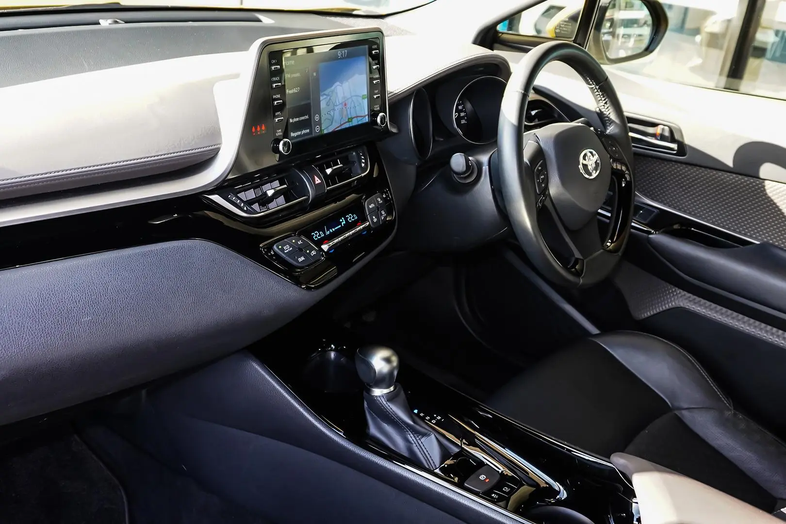 2023 Toyota C-HR Gallery Image 10