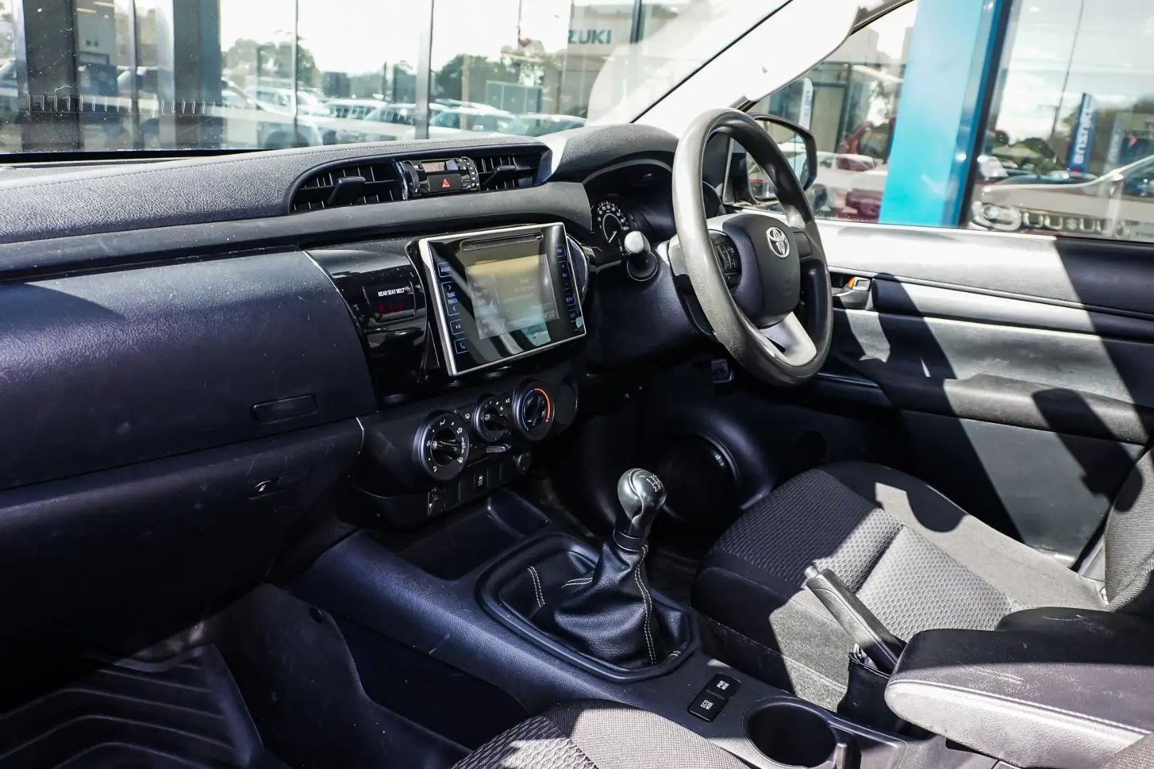 2018 Toyota Hilux Gallery Image 11