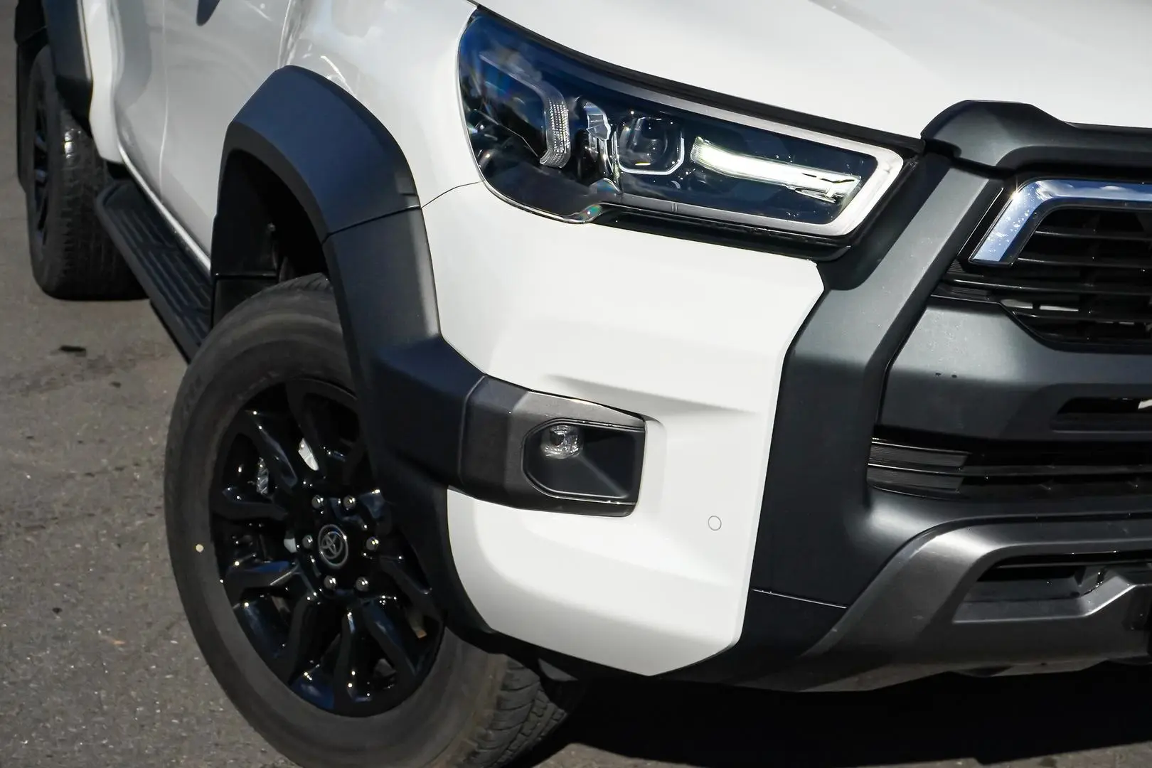 2025 Toyota Hilux Gallery Image 11