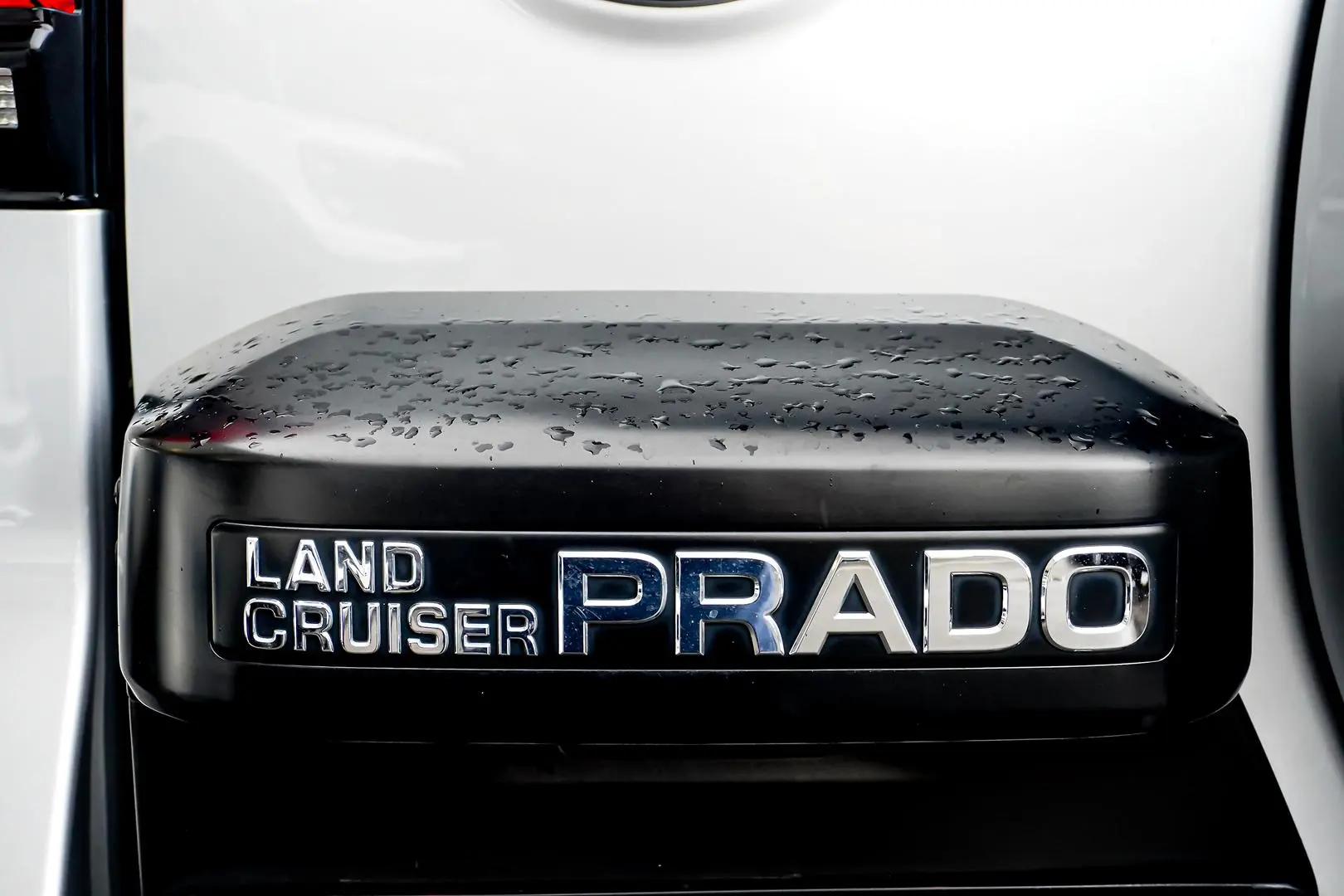 2022 Toyota Landcruiser Prado Gallery Image 14