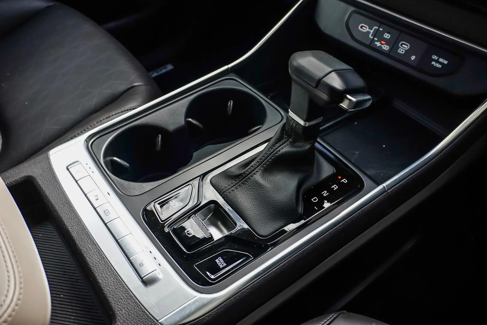 2024 Kia Carnival Gallery Image 19