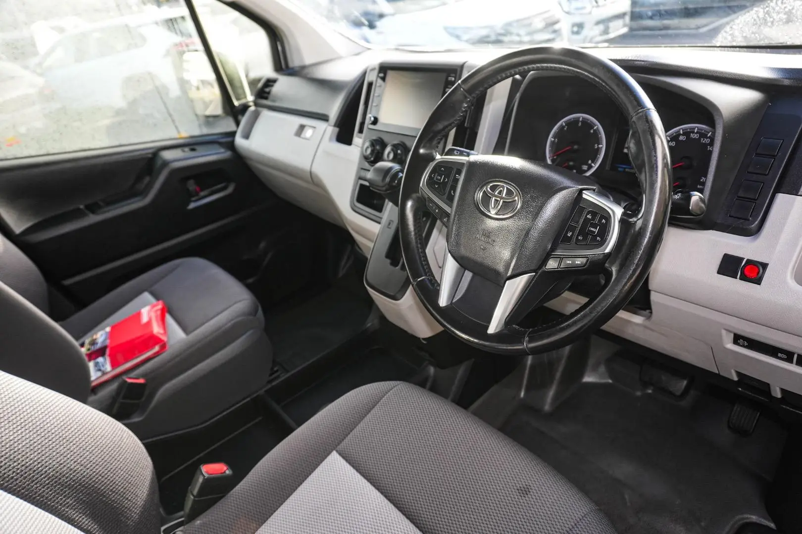 2020 Toyota Hiace Gallery Image 7