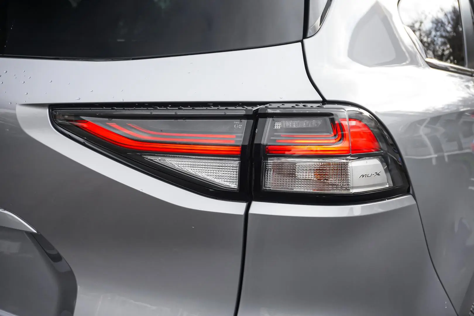 2022 Isuzu MU-X Gallery Image 13
