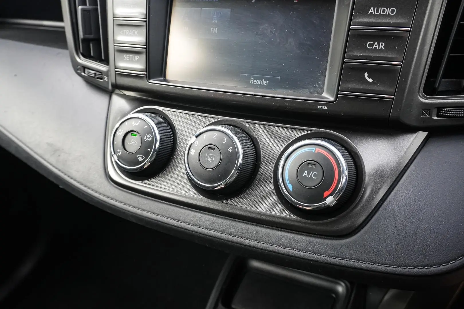 2013 Toyota RAV4 Gallery Image 21