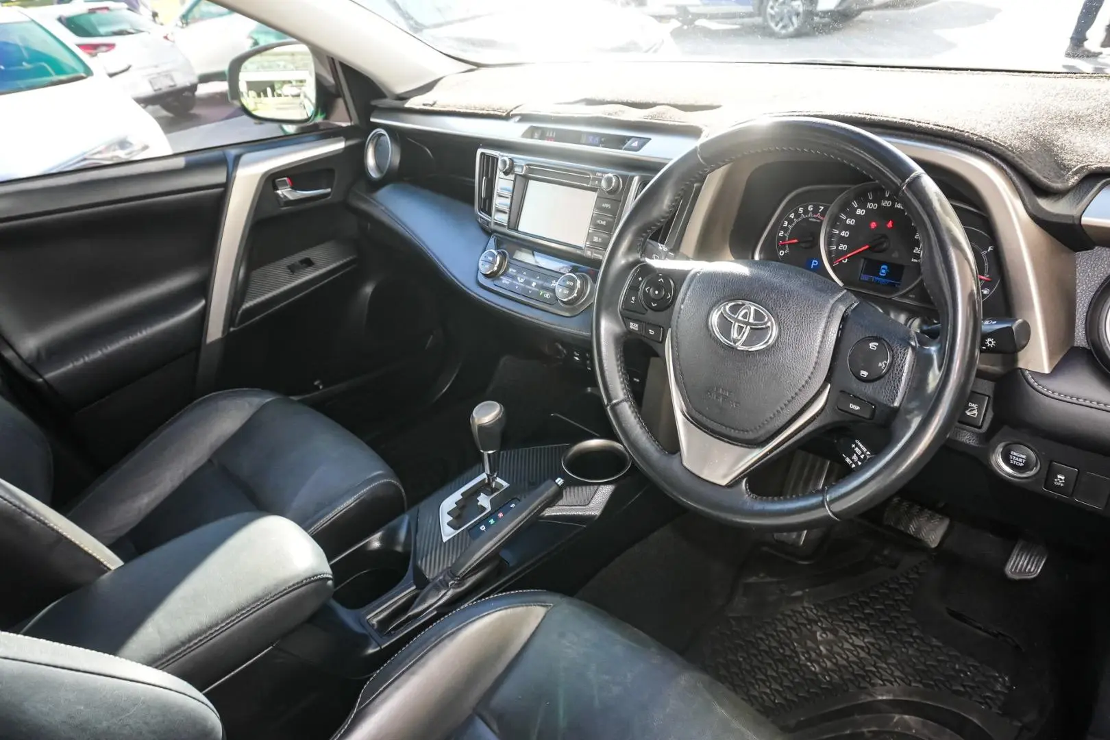 2015 Toyota RAV4 Gallery Image 7