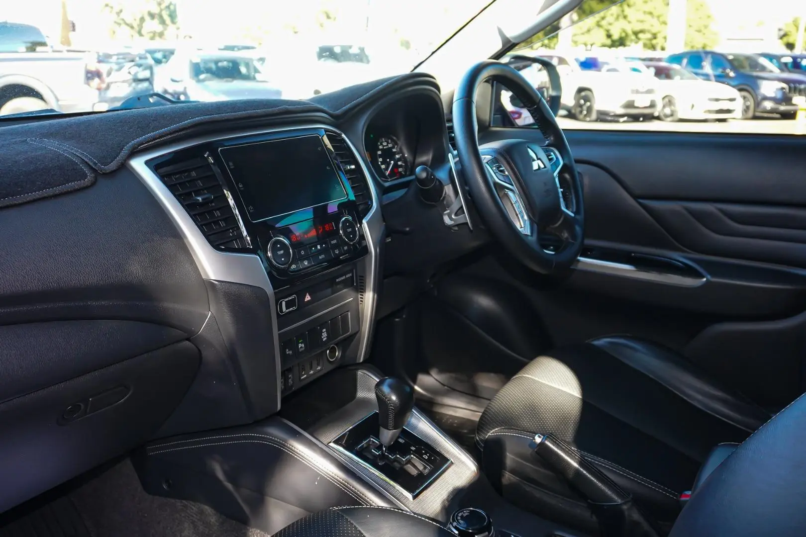 2021 Mitsubishi Triton Gallery Image 10