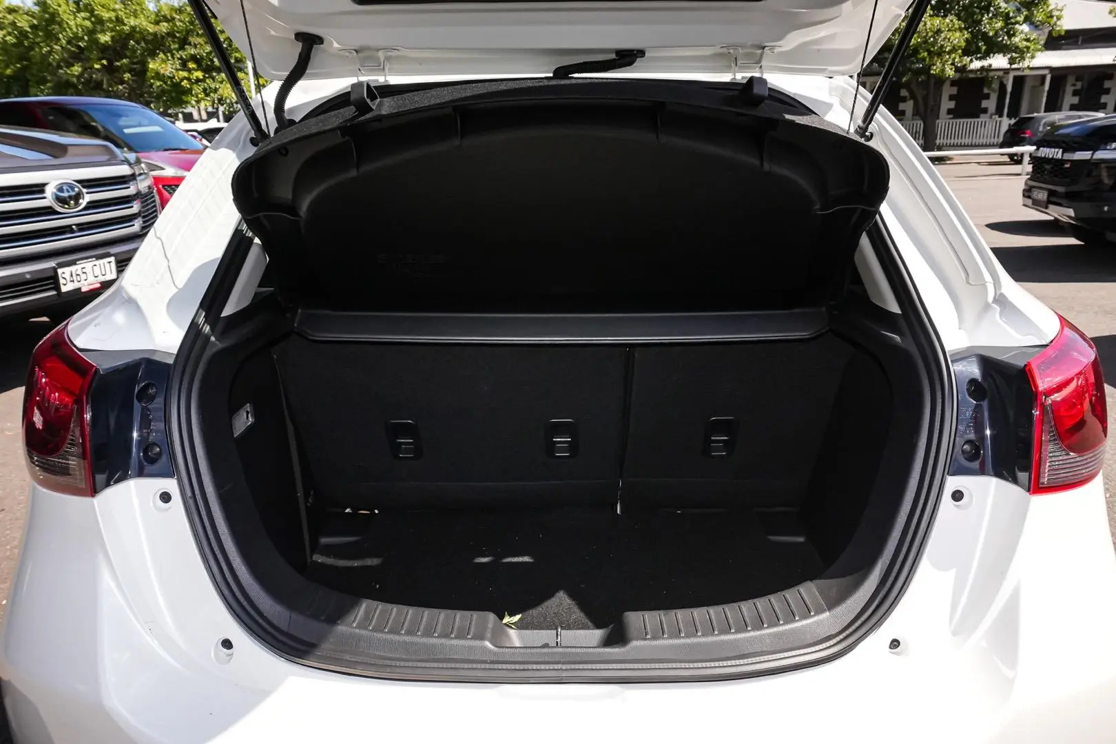 2014 Mazda 2 Gallery Image 11