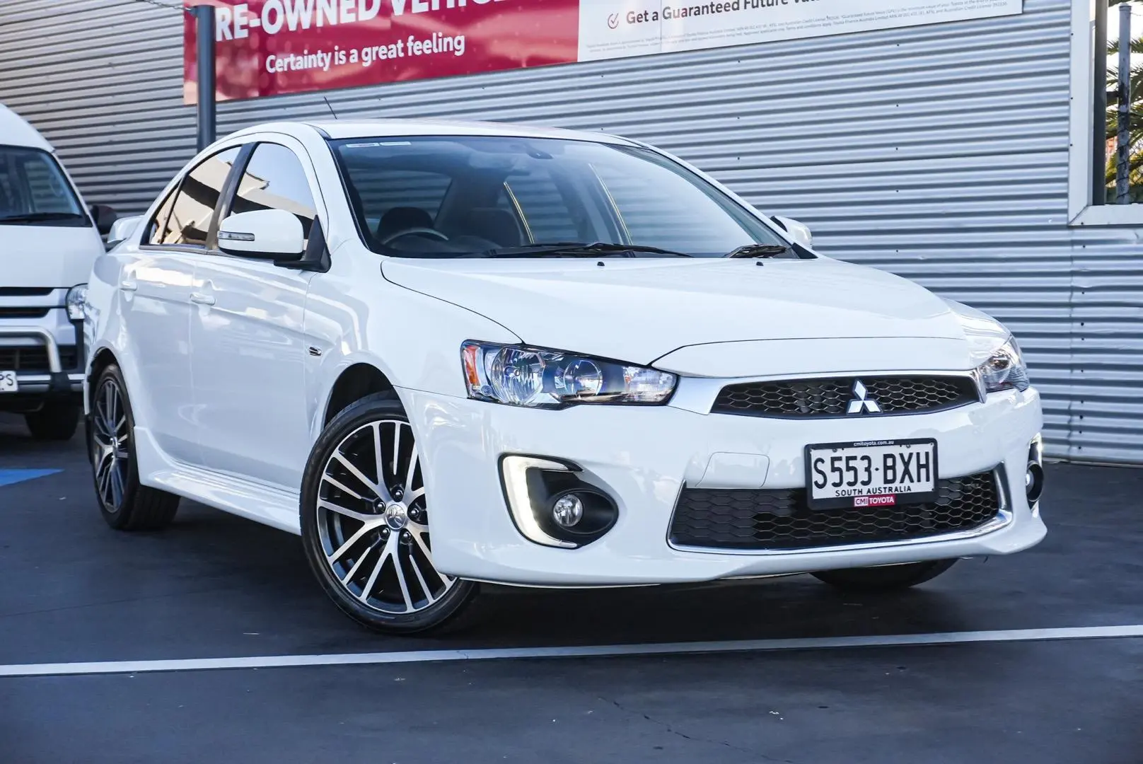 2017 Mitsubishi Lancer Gallery Image 2