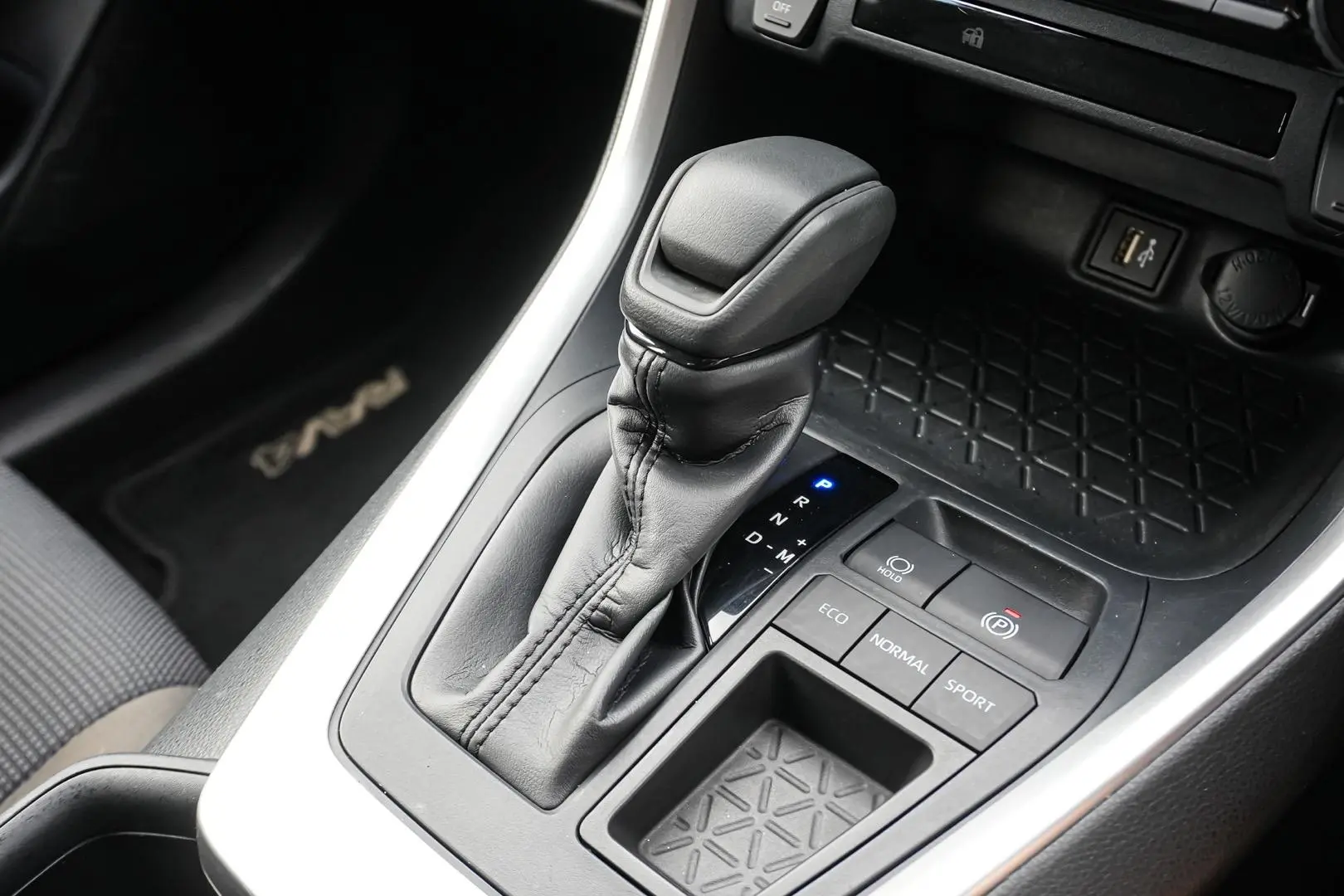 2024 Toyota RAV4 Gallery Image 18