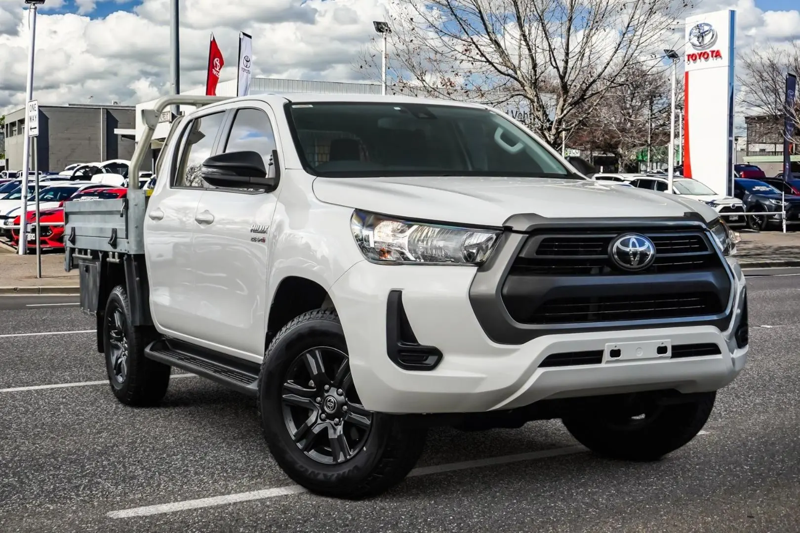 2023 Toyota Hilux Gallery Image 1