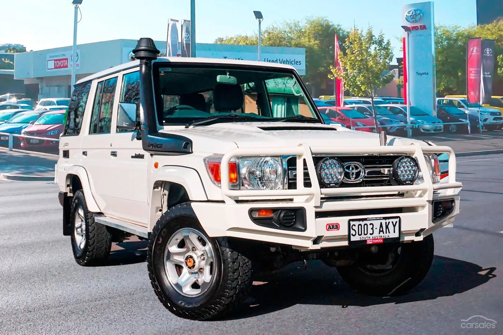 2011 Toyota Landcruiser Image 1