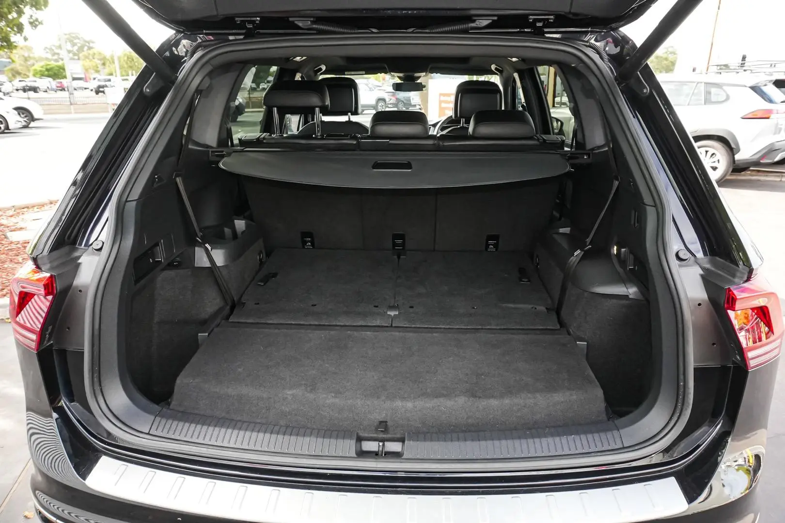 2019 Volkswagen Tiguan Gallery Image 11