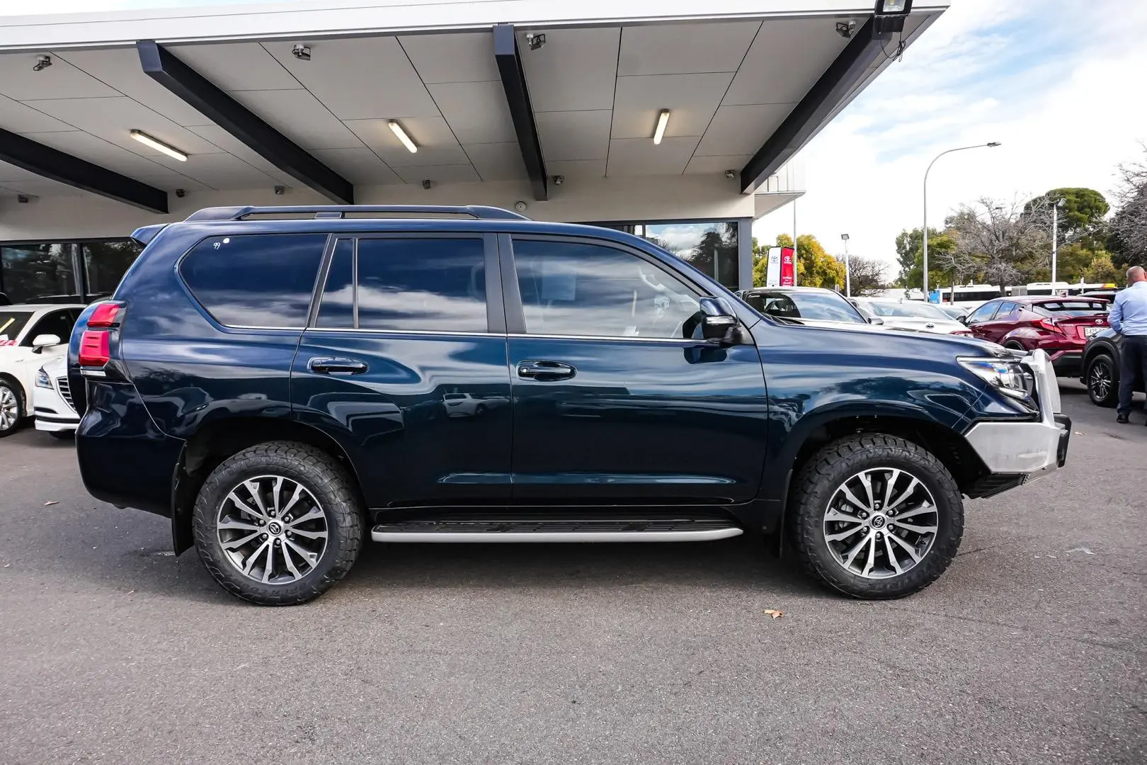 2021 Toyota Landcruiser Prado Gallery Image 4