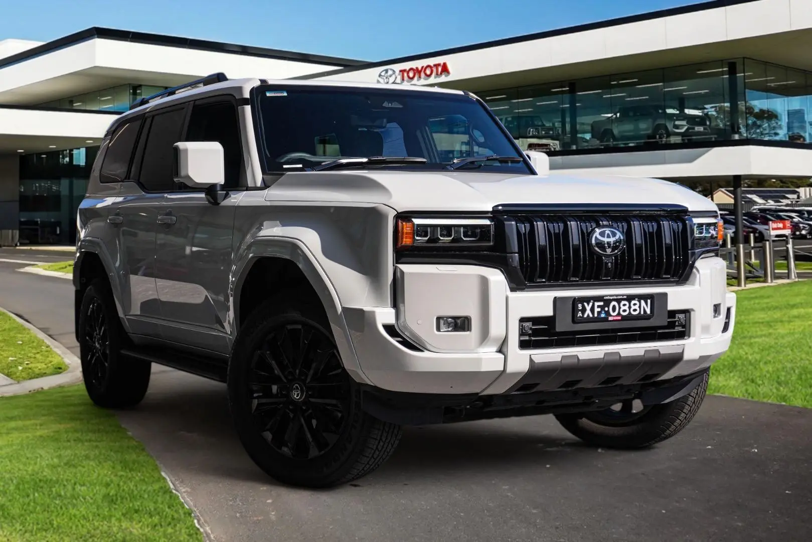 2026 Toyota Landcruiser Prado Image