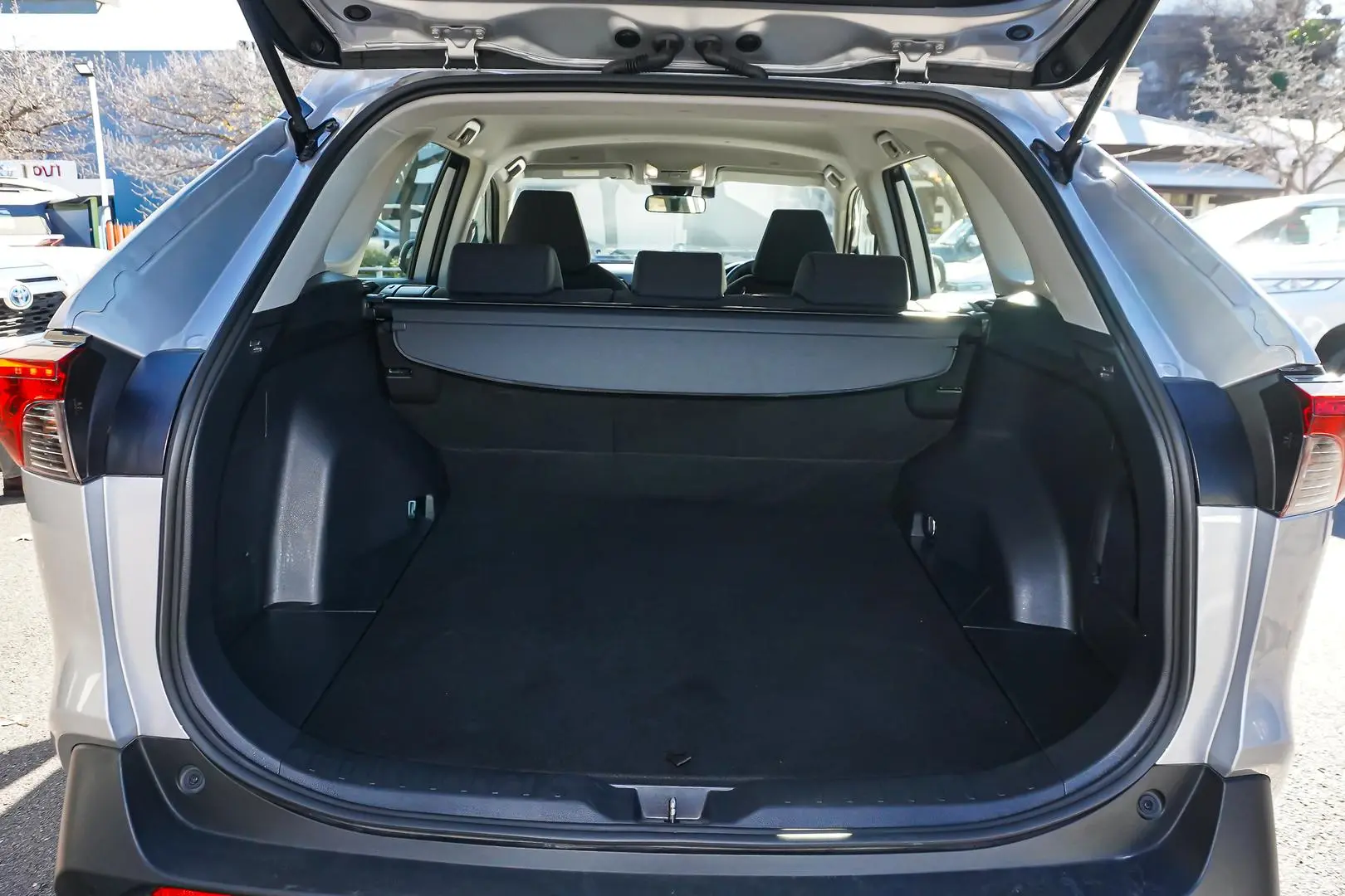 2025 Toyota RAV4 Gallery Image 10