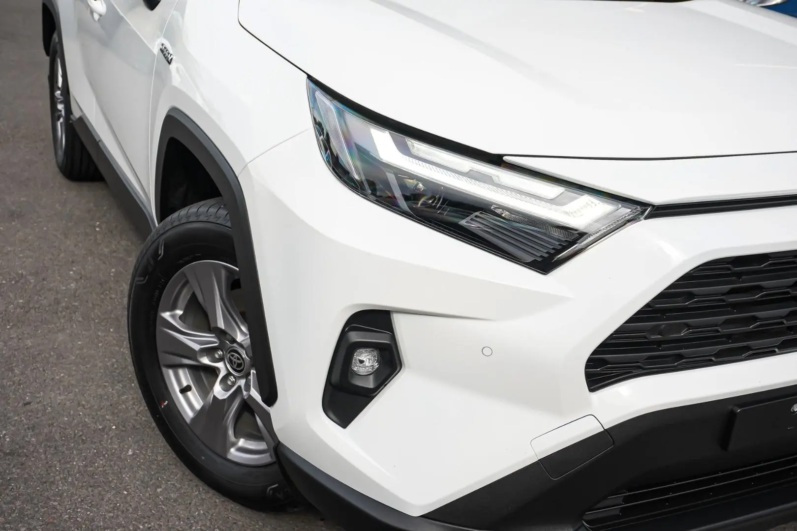 2024 Toyota RAV4 Gallery Image 11
