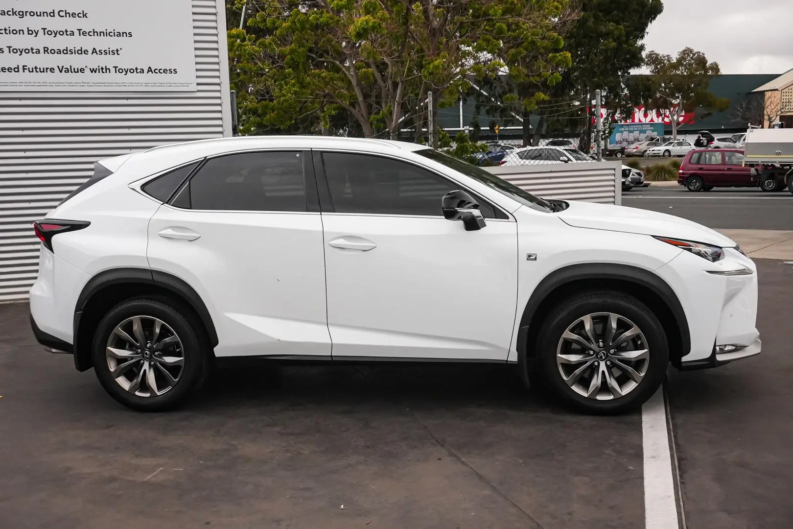 2015 Lexus NX Gallery Image 3