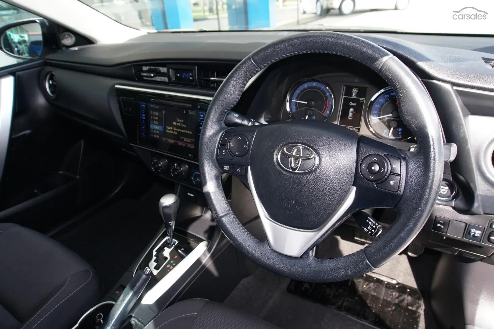 2017 Toyota Corolla Image 12