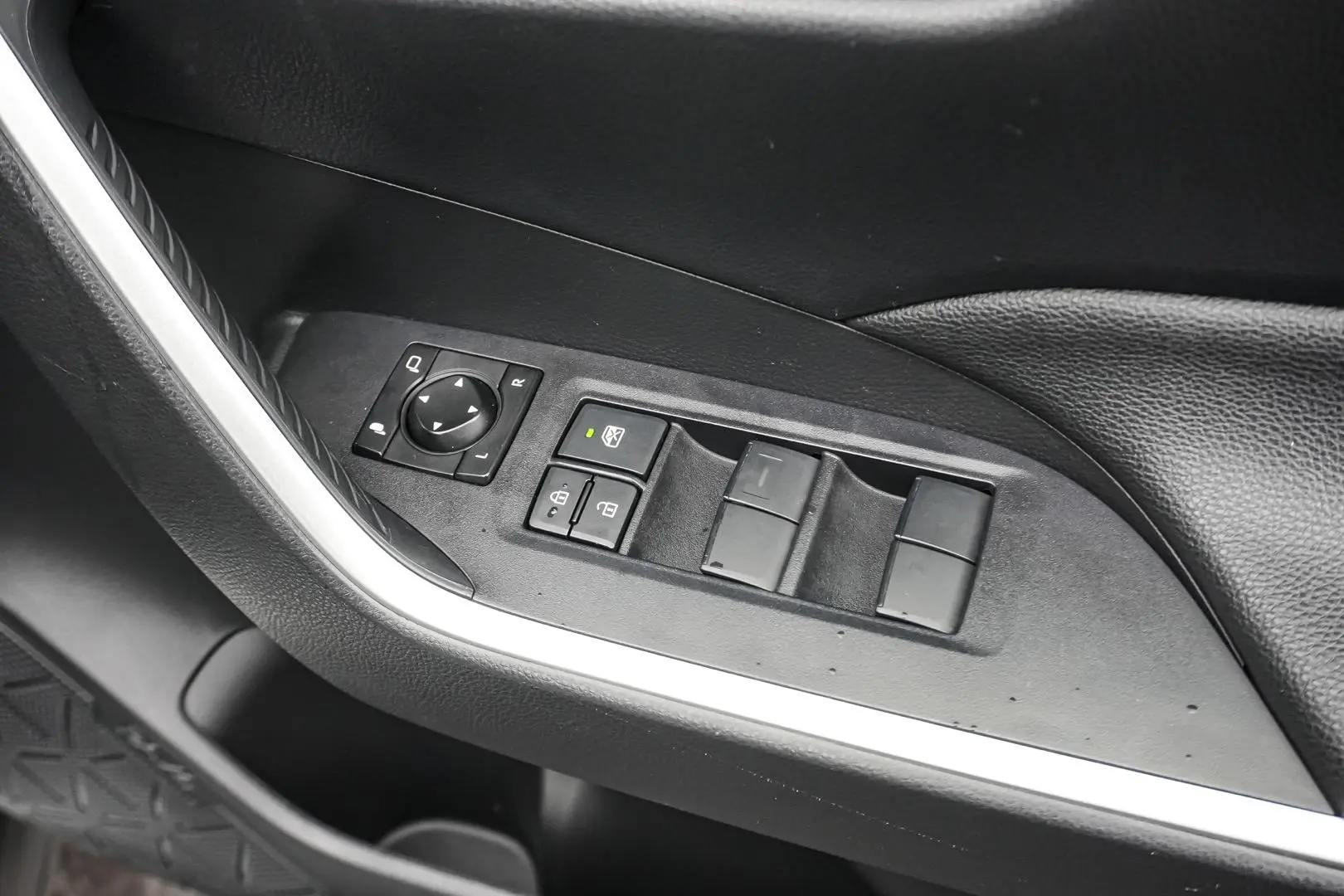 2024 Toyota RAV4 Gallery Image 17