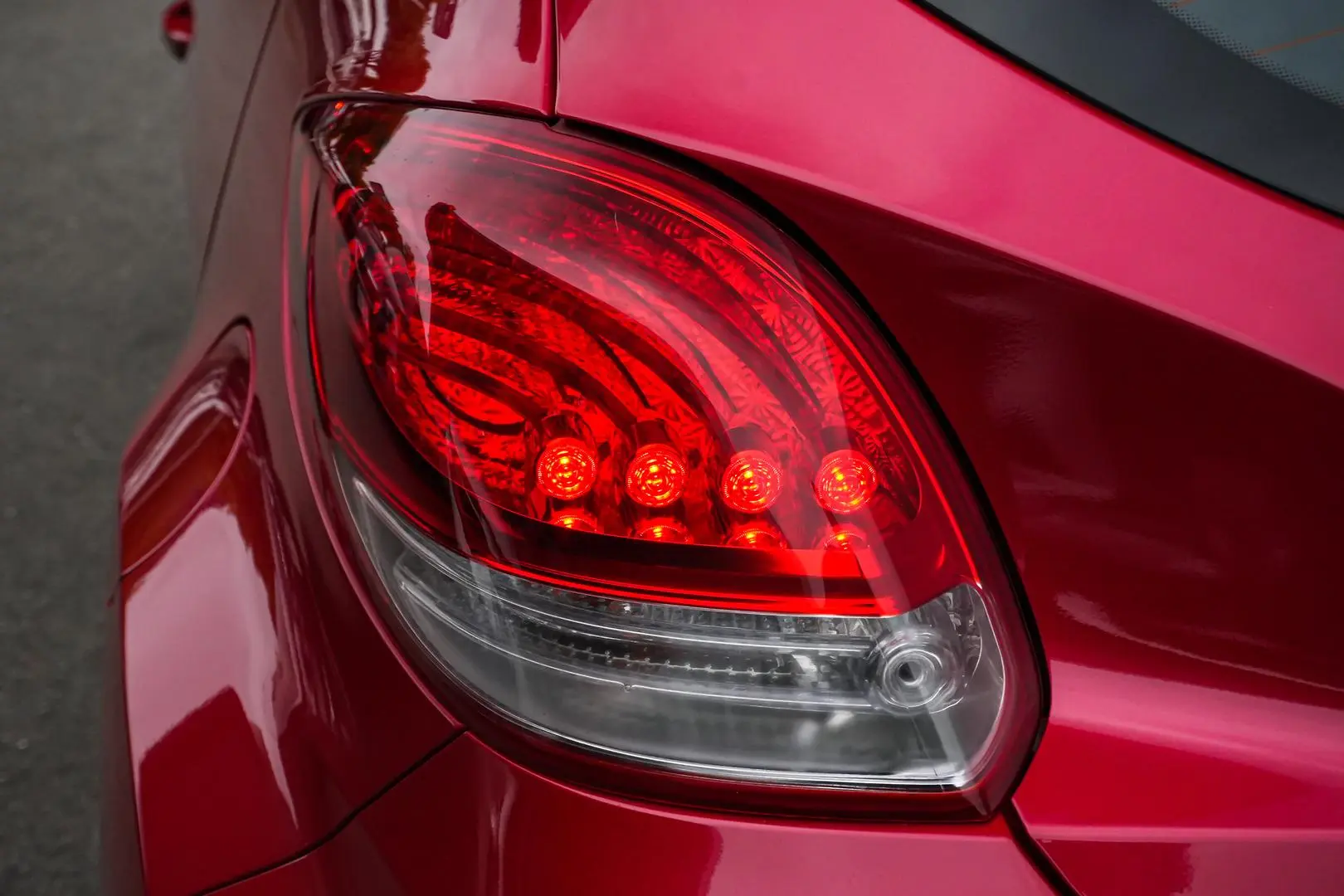 2014 Hyundai Veloster Gallery Image 13