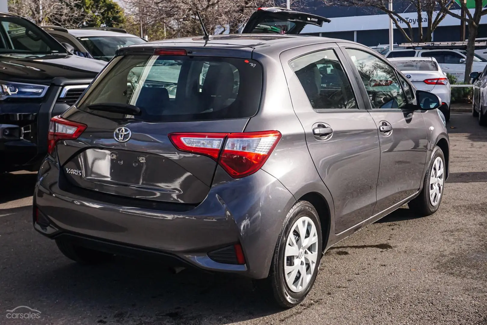 2019 Toyota Yaris Image 3