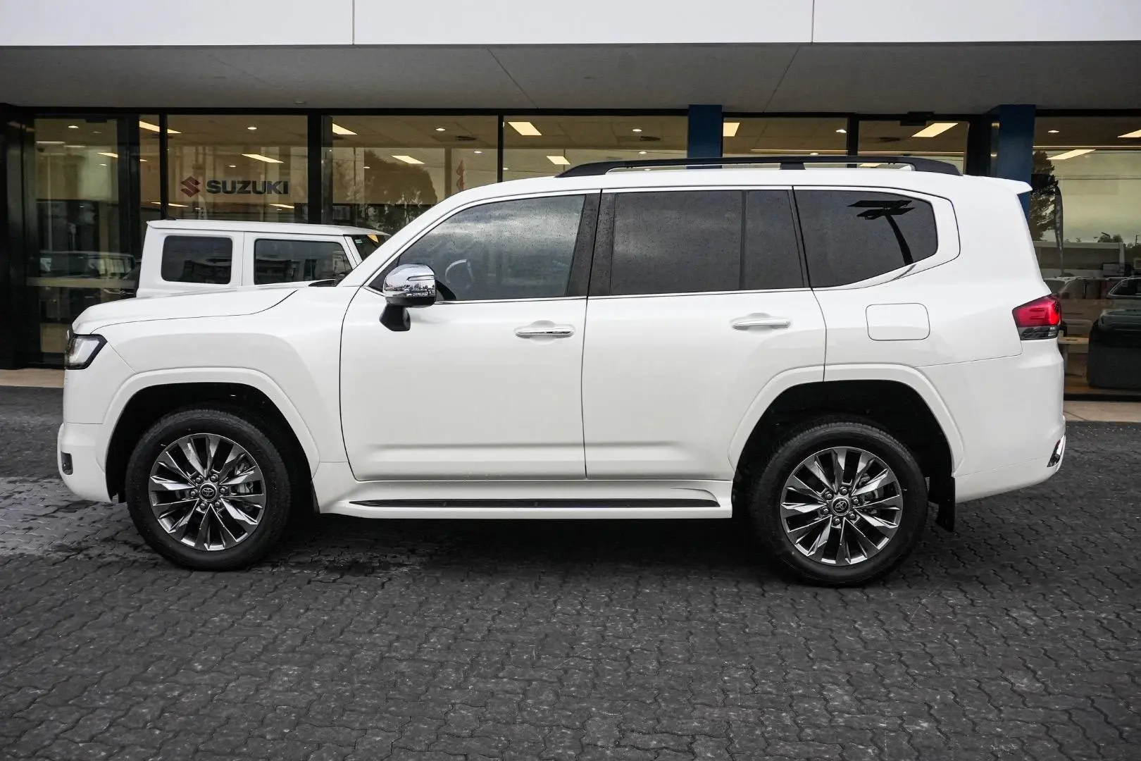 2022 Toyota Landcruiser Gallery Image 4