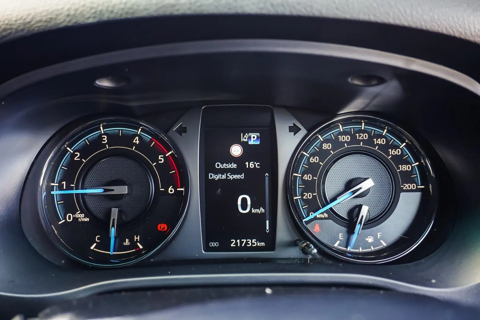 2022 Toyota Hilux Gallery Image 17