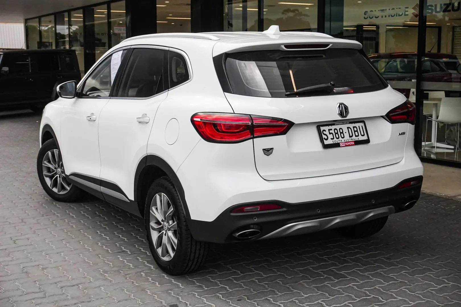 2022 MG HS Gallery Image 3