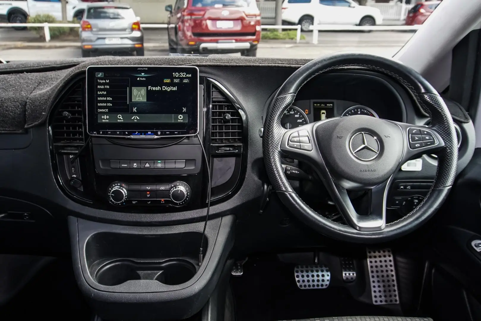 2022 Mercedes-Benz Vito Gallery Image 8