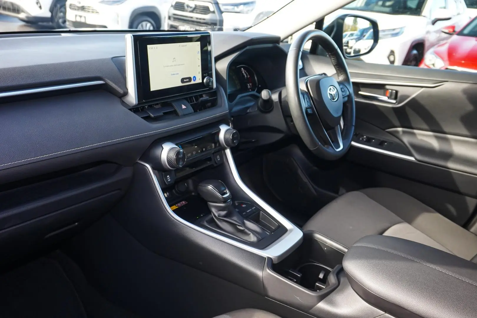 2024 Toyota RAV4 Gallery Image 11