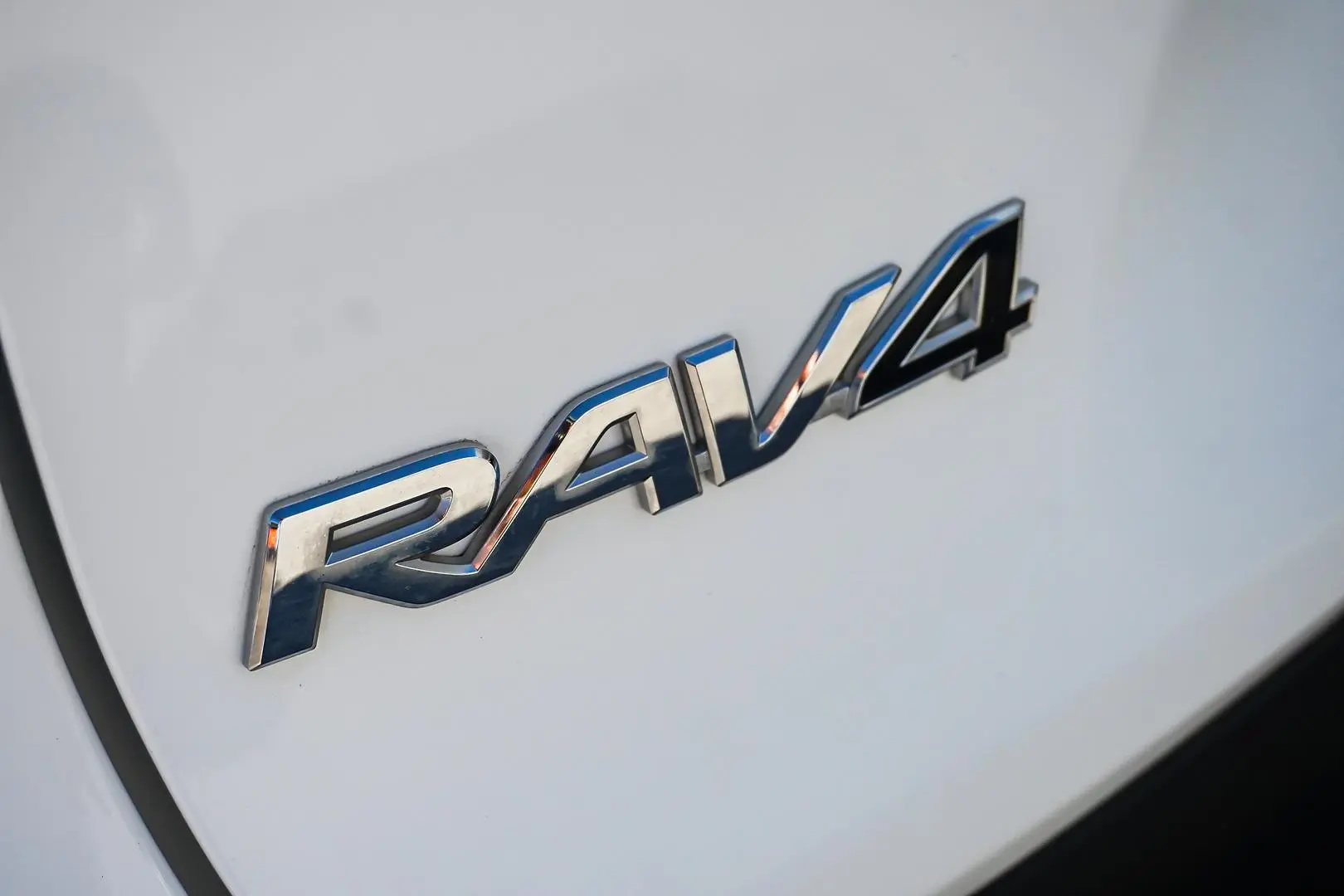 2020 Toyota RAV4 Gallery Image 14