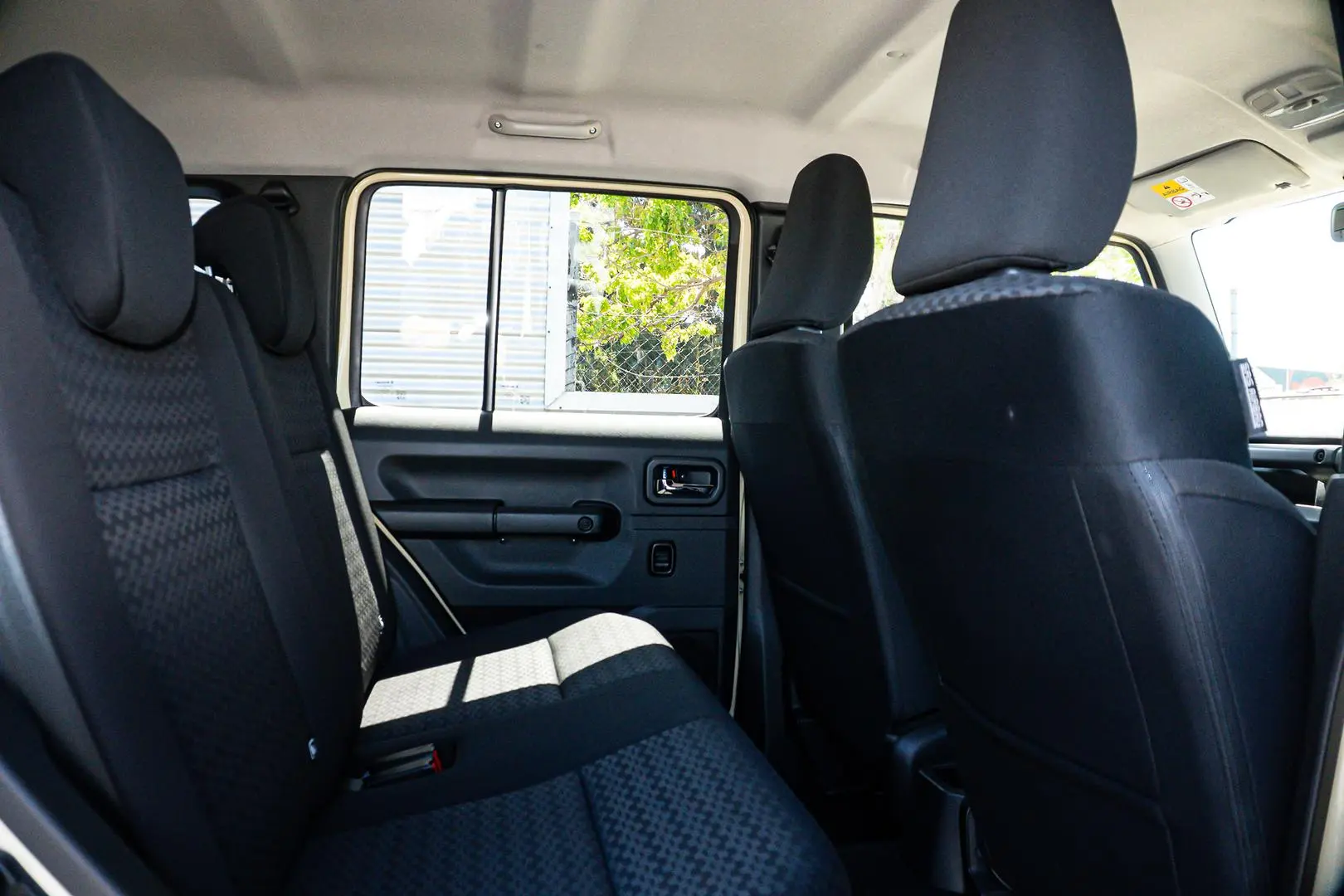 2023 Suzuki Jimny Gallery Image 8